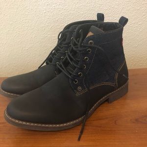 LIKE NEW Levi’s Jean boot size 10 Men